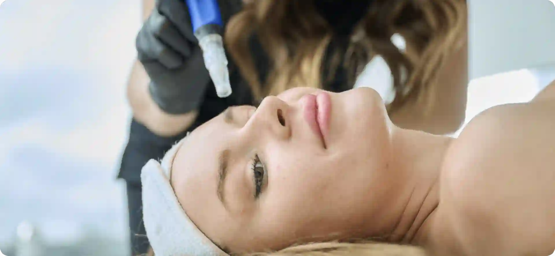 How Do Microneedles Trigger New Collagen and Elastin in Loose Skin Stowmarket?